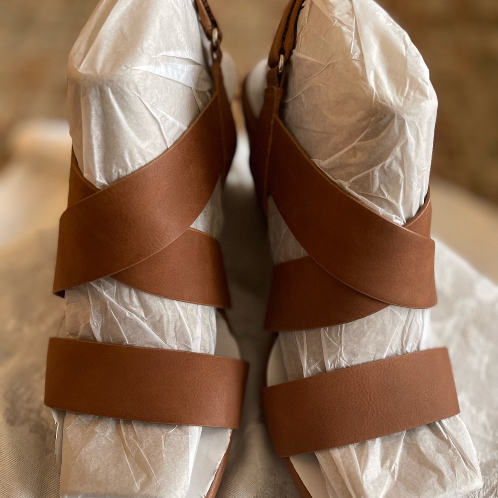 Naturalizer Women's Brown Strappy Sandals